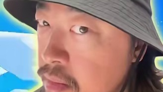 吴艳妮进b站第一件事就是ban掉峰哥，没想到峰哥还兴奋不已
