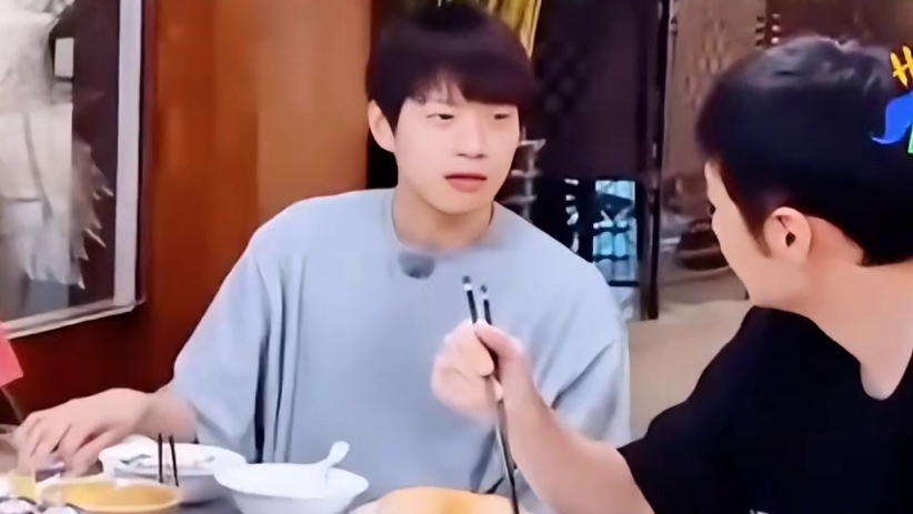 李荣浩：你在干嘛？我是来安慰你的