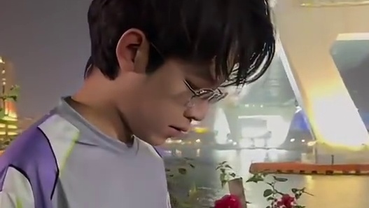 我说最近怎么一直不下雨，原来最忧郁的你们跑海口去了
 ​​​