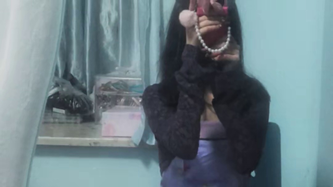 被人理解是一件奇妙的事就好像有人提着灯笼照亮黑暗角落的你。