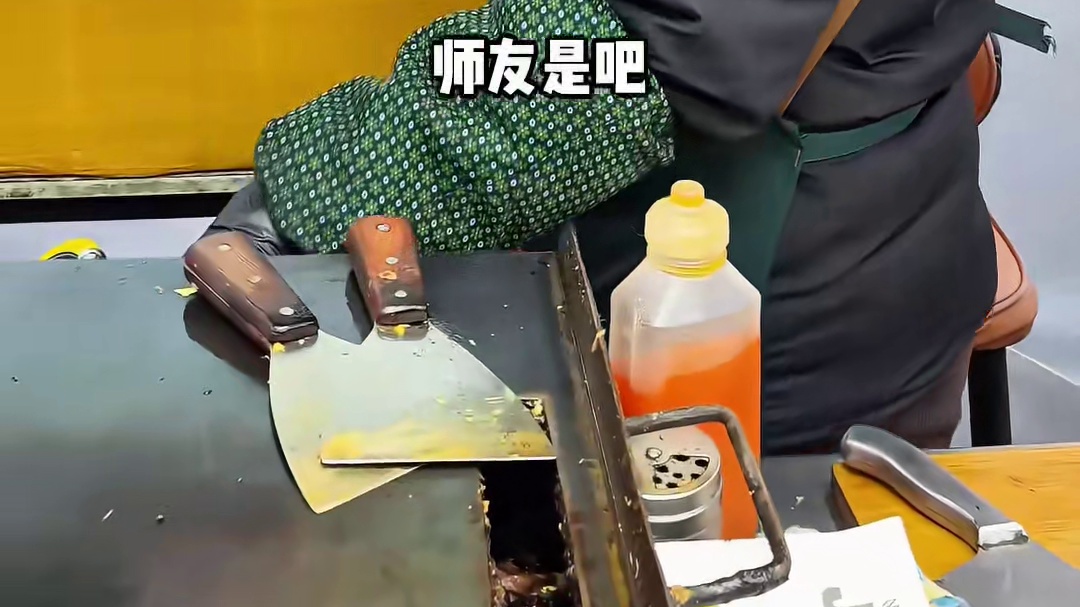 东北街边15一份的大饼卷沈阳，你说值吗？
