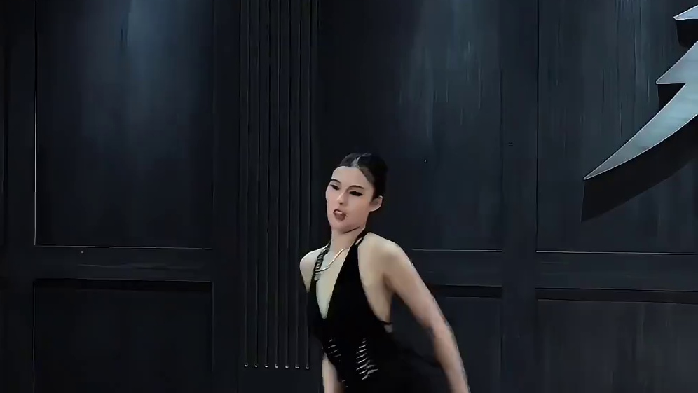 是谁最后和美斯老师对视了是我