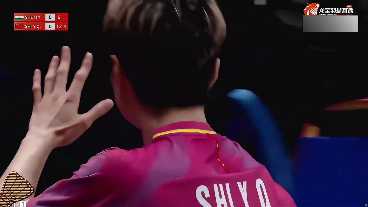 石宇奇亚锦赛封王！两局斩落印度安赛龙 2026亚锦赛决赛，石宇奇以21-8、21-10的悬殊比分，完