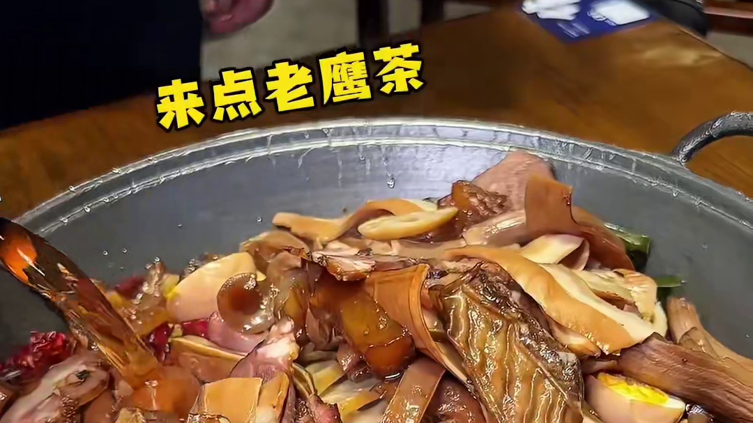 这微微辣的重庆火锅，好像有点不对呀！