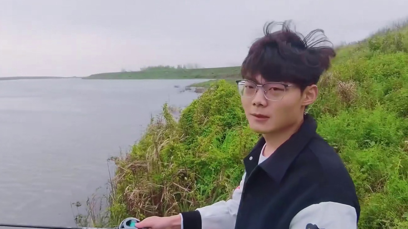 抛竿快，钩子准，修仙才能又快又稳。兄弟们，来助我拿下服务器冠名权！ #