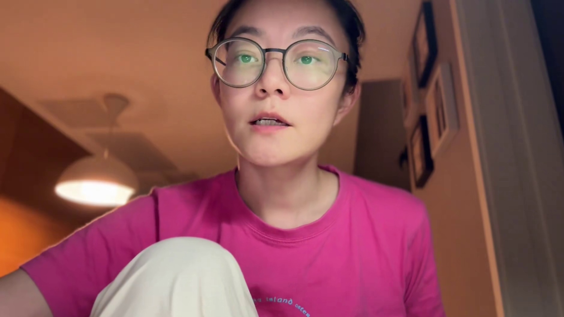 极速冰封-南极 在冰封万里的南极，我坐着直升机接近了全球最南端活火山的火山！
一边是零下几十度的罗斯