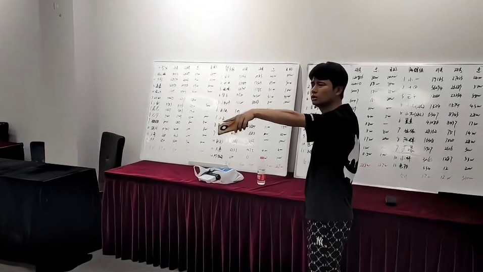 集梦会长在公司扬言开除员工，集梦会长：分不清上下级了是吧？