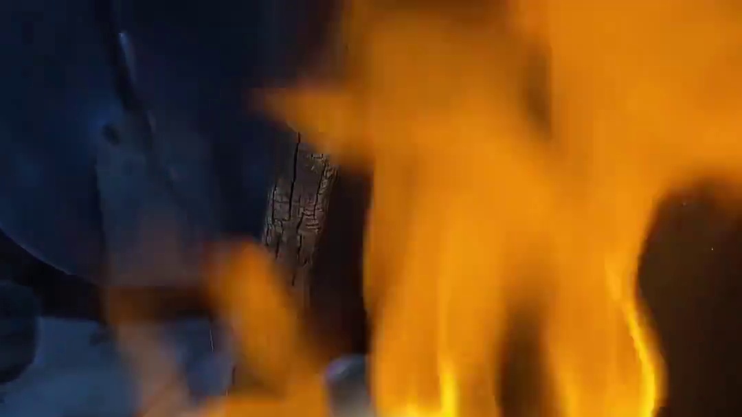 云南街头的小锅米线，古法炭火煮米线，一口下去真的上瘾！