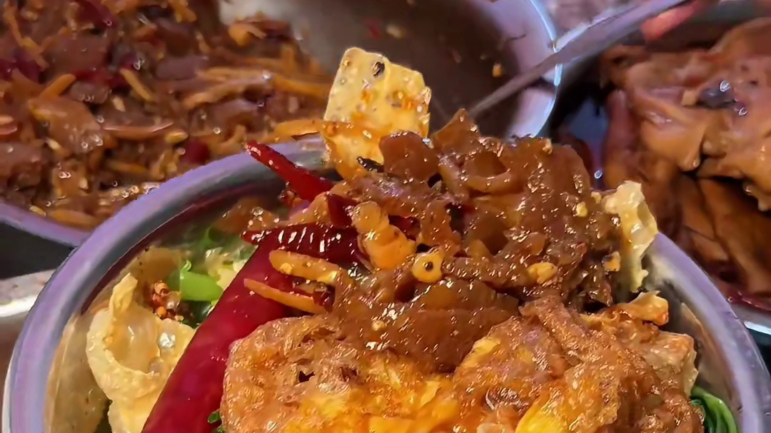 来柳州的每一天不是在嗦粉就是去嗦粉的路上！