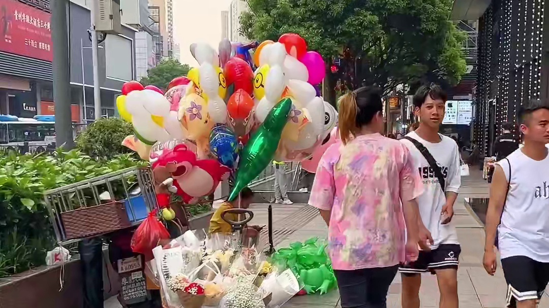 400块极限逛吃贵阳一整天，看看我总共炫了多少顿