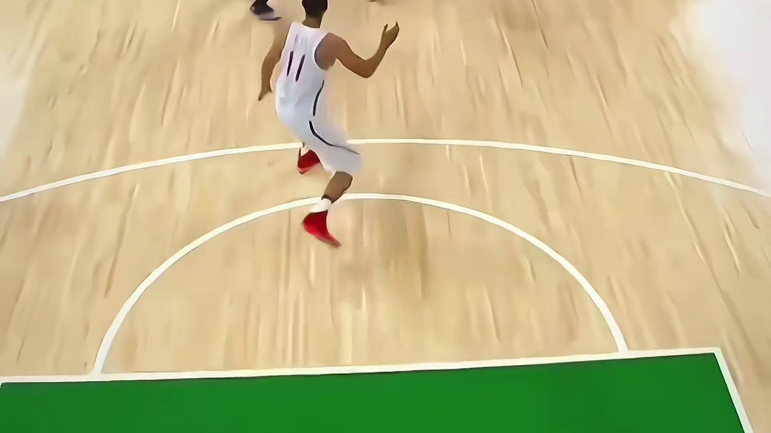 易建联一人硬刚豪华美国梦12队，狂砍25分，一战将自己打回了nba