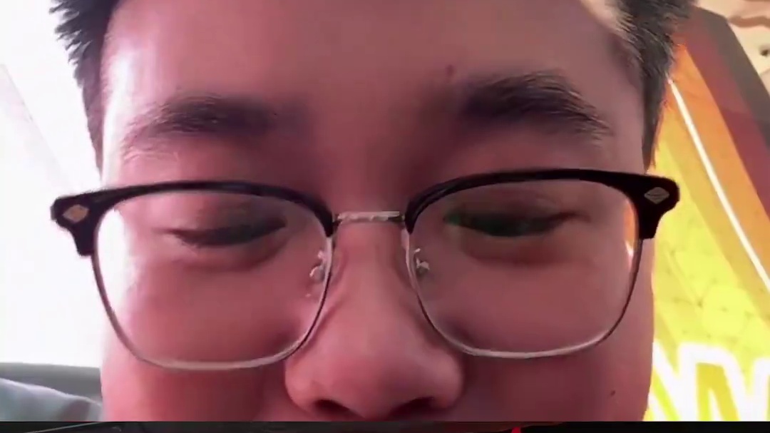 嘉玮哥正式回应Doo手感如何~ 草莓：我都没摸上，你倒是抹上了。 #CFPLS27总决赛 #CFPL