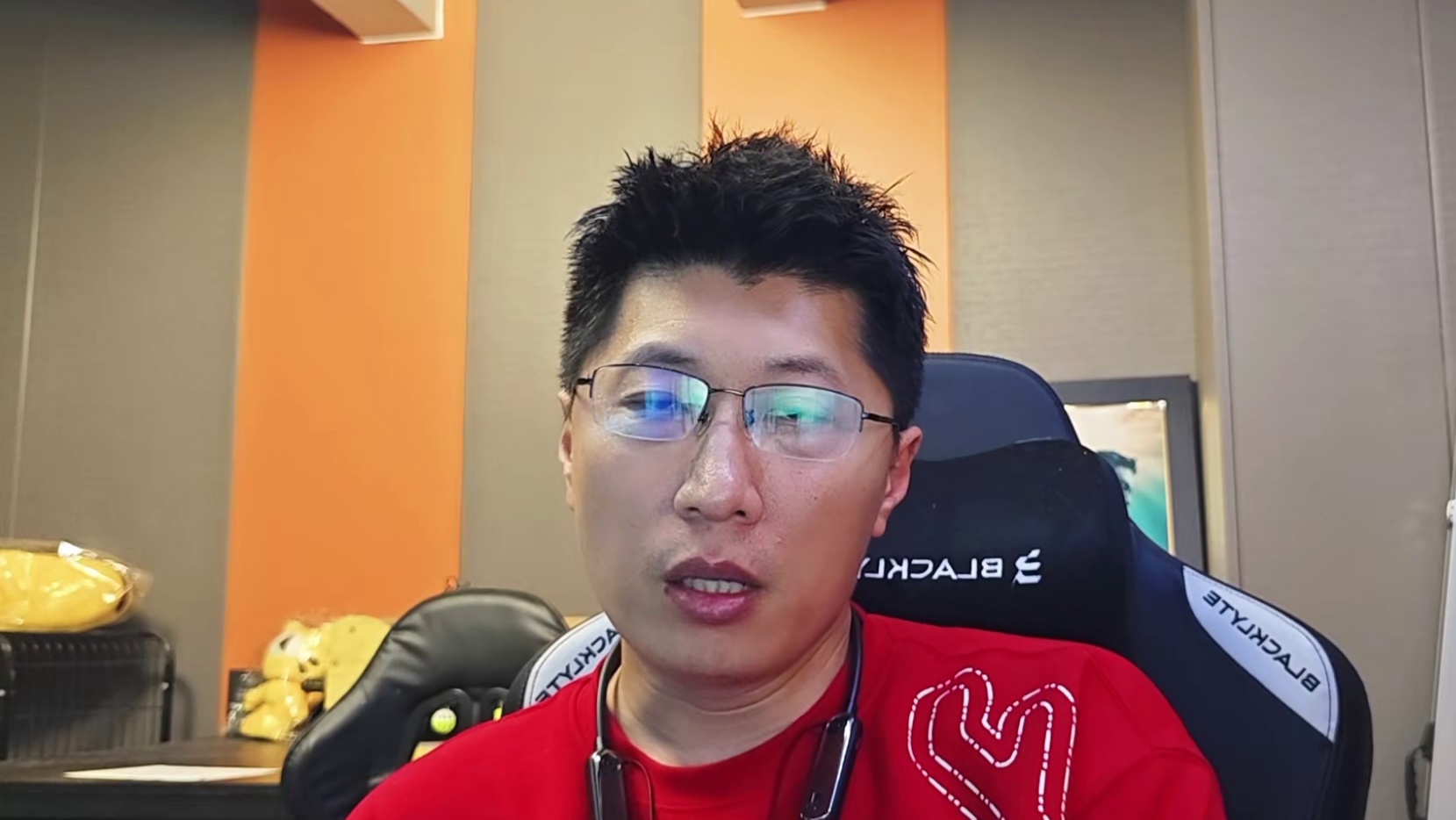 丁俊晖10比5击败吉尔伯特，16强战会师赵心童！