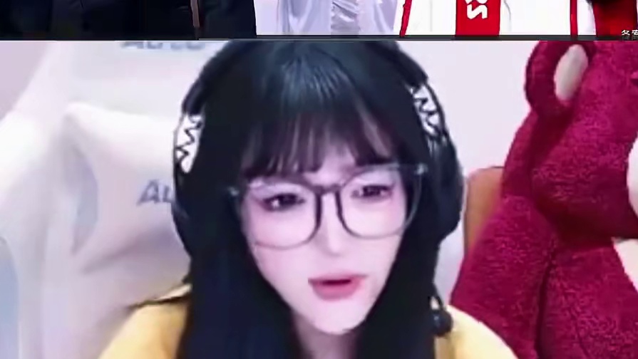 坤你太莓，草莓说doo的琛哥有点像魔术师，AI视频全是梗官方太有活了