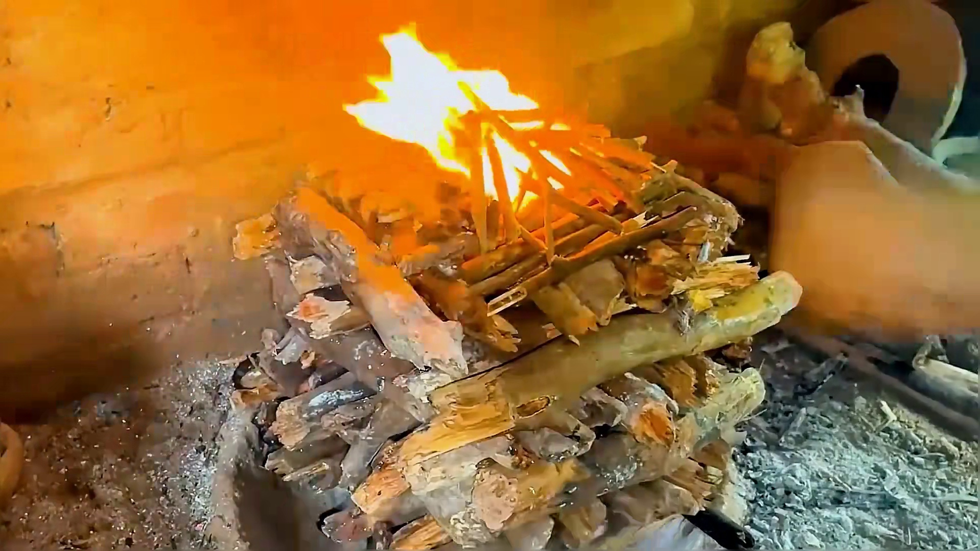 学好数理化，走遍天下都不怕，小哥利用虹吸原理 打造出净水系统