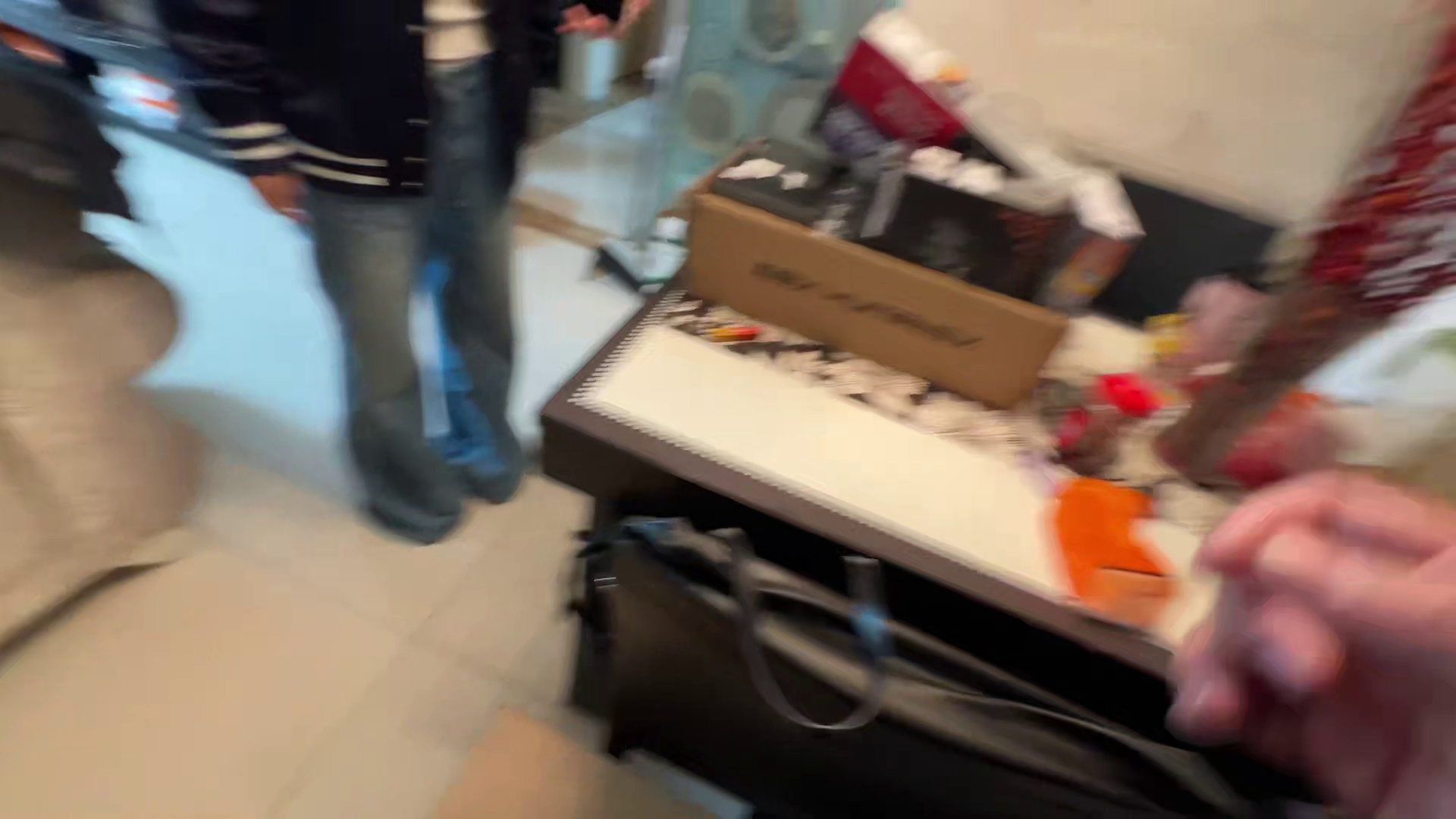 和粉丝姐姐喝上了？帮粉丝装台黑色海景房！ 结尾有配置单