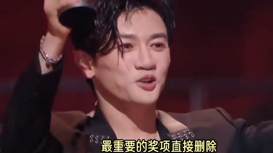 披哥3成团夜有惊喜有遗憾，冠军不颁了，主打一碗水端平