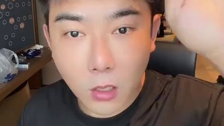 李忆带到部落的家乡美食，玛丽老愿意吃了。