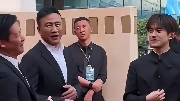 颁奖现场群星云集 华表奖红毯