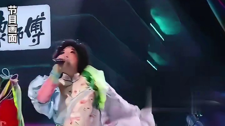 好声音又现迷惑操作？潘玮柏自动转身一脸懵，全程双手没有接触按钮