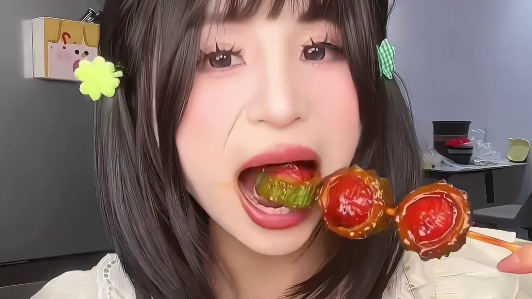 挑战用两口吃完自己做的炸串