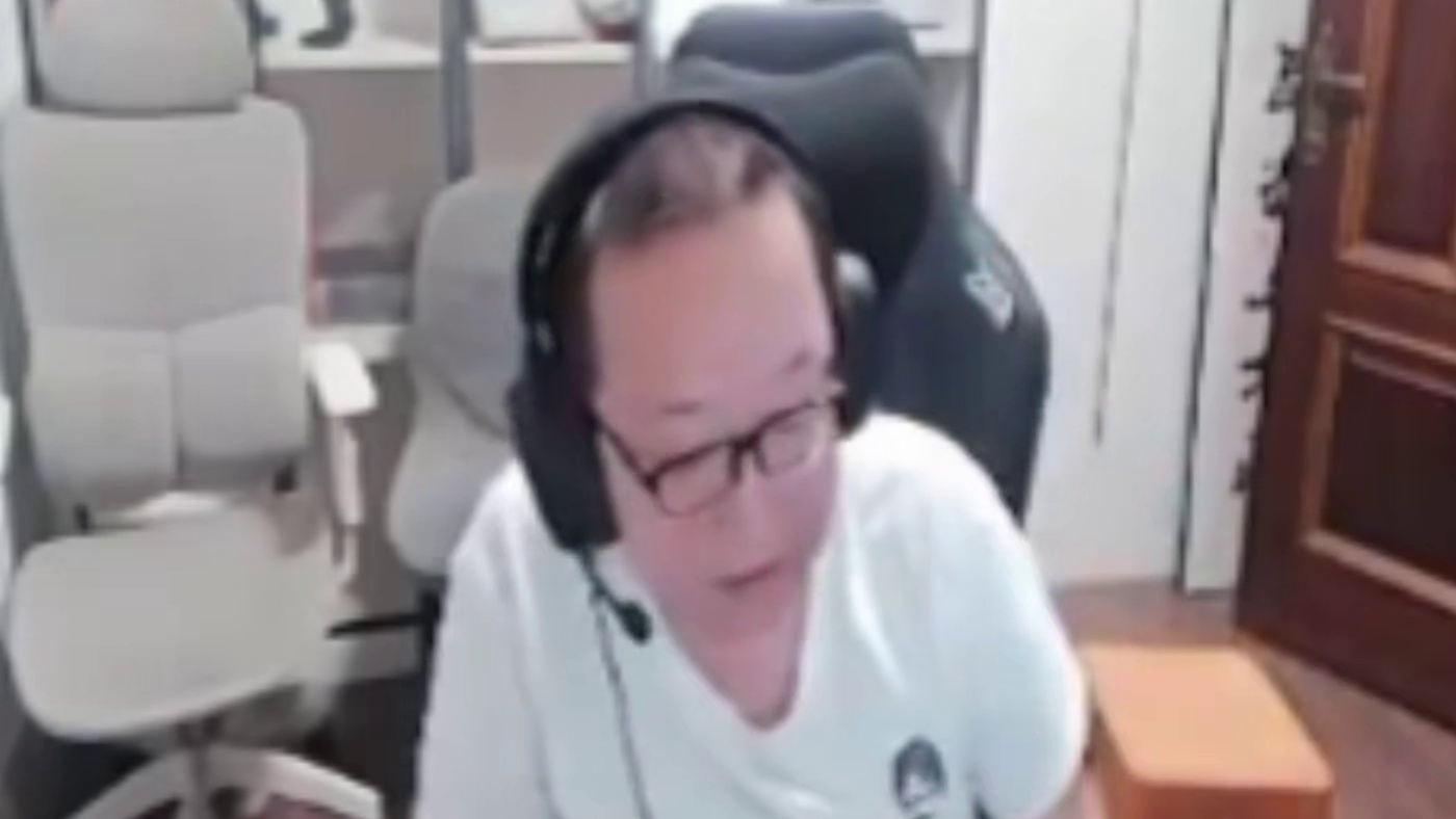 AG输白鲨弹幕一顿骂不如让林威上 绝迹表示问一下林威能不能不挂了 队危速归啊威哥