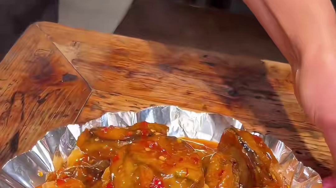 好喜欢重庆老居民楼里的烟火气炒菜馆！有点难找！但巨巨巨好吃
