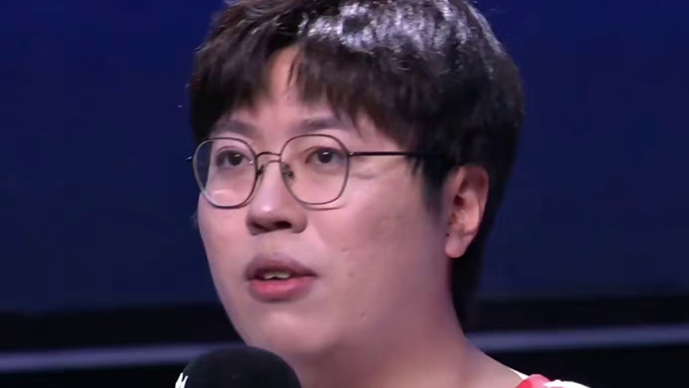 等小胖上场切磋，听到狂魔哥这番话，小胖真的感动哭了。
