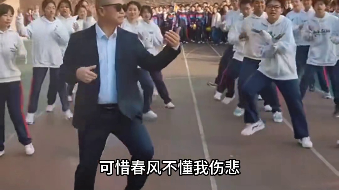 这样的开幕式简直夯爆了！