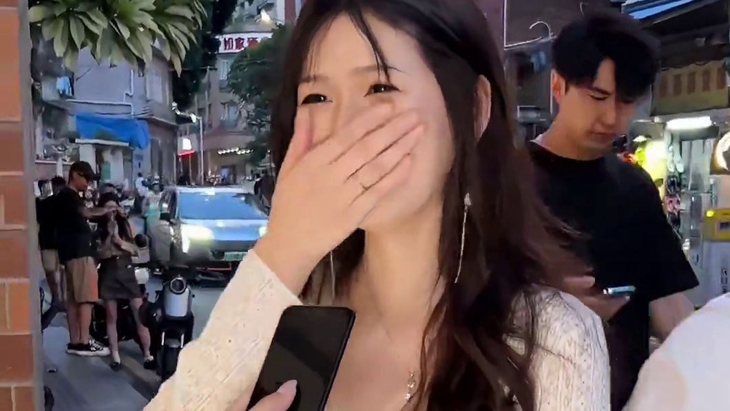 笑容最治愈的女孩 --甜美女孩