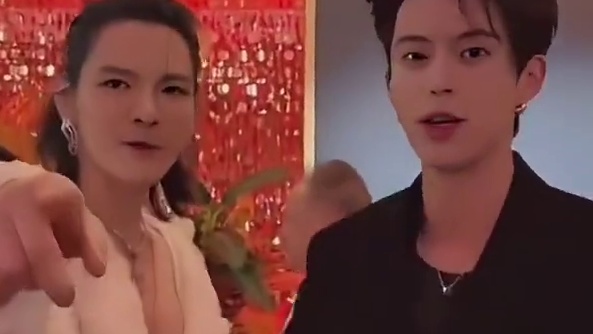 王鹤棣问向佐为什么穿这么性感？ 
