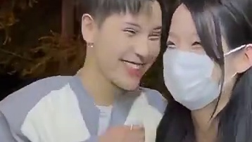 笑翻了家人们、这个小哥哥真的好搞笑