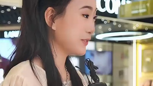 洗澡前第一件事做什么