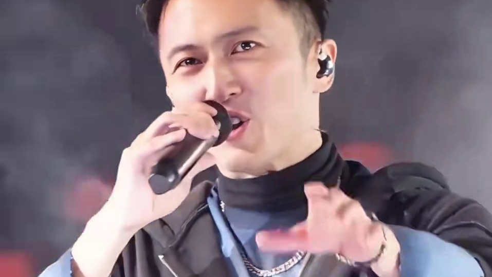 明明身价上亿，为何谢霆锋演唱会巡演不断？