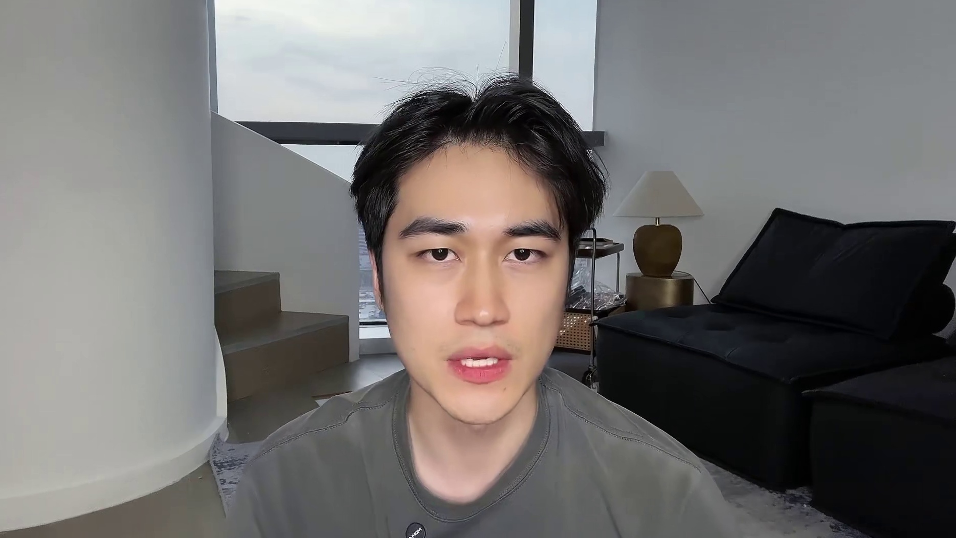 讲故事的康少