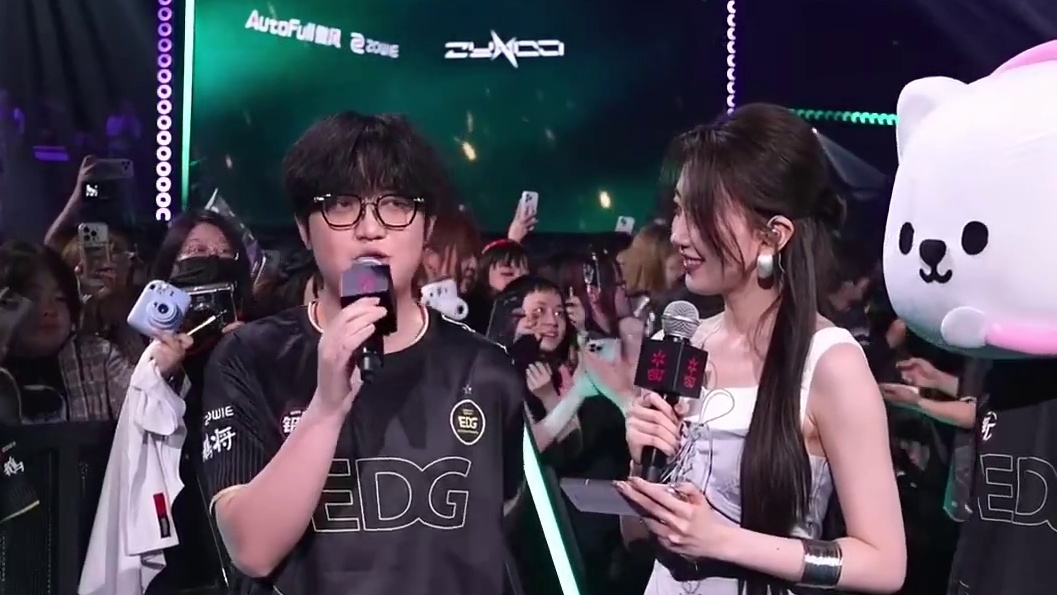 “我要特别表扬Jieni7”
ZmjjKK赛后采访

 ​​​