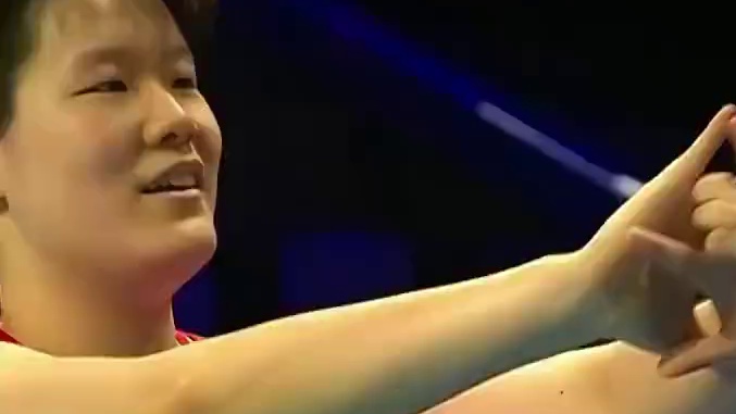 从绝境落后到顽强扳平，国羽女团上演史诗级逆袭！姑娘们扛住巨大心理压力，调整战术、稳住心态，攻防两端全