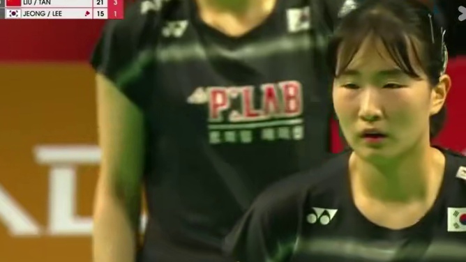 两局比分： 21-15、21-12 
 ​​​