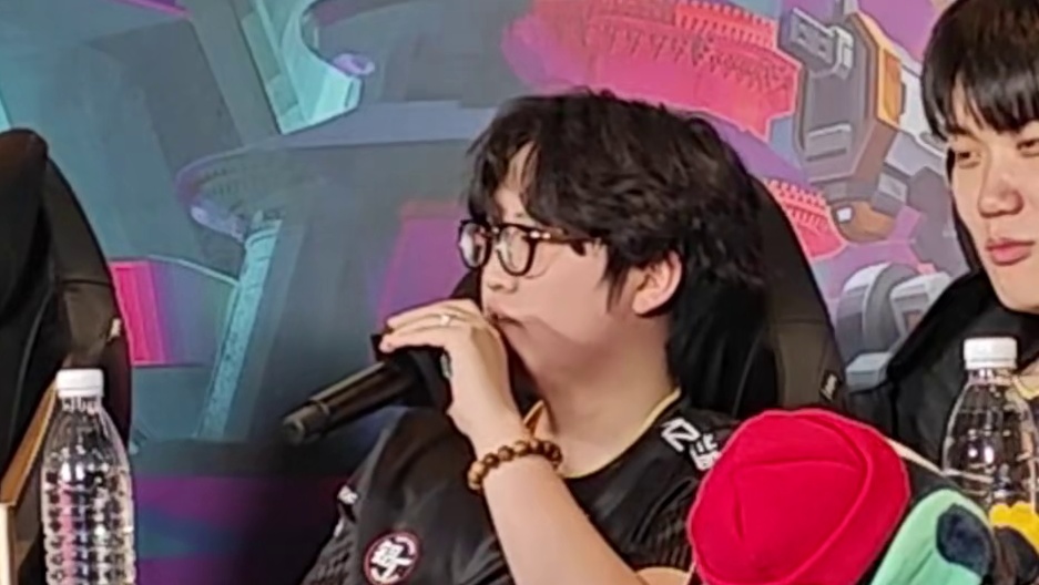 EDG ZmjjKK：我只在意我退役前能不能杀到一万个