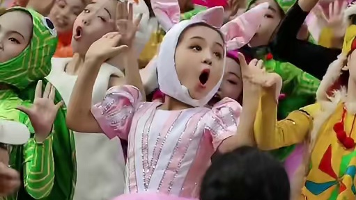 粤BA名场面！深圳队的萌娃啦啦队上线，奶里奶气地给球队打气，比啥加油口号都管用