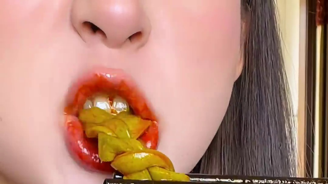 贡菜螺蛳粉圈圈肠