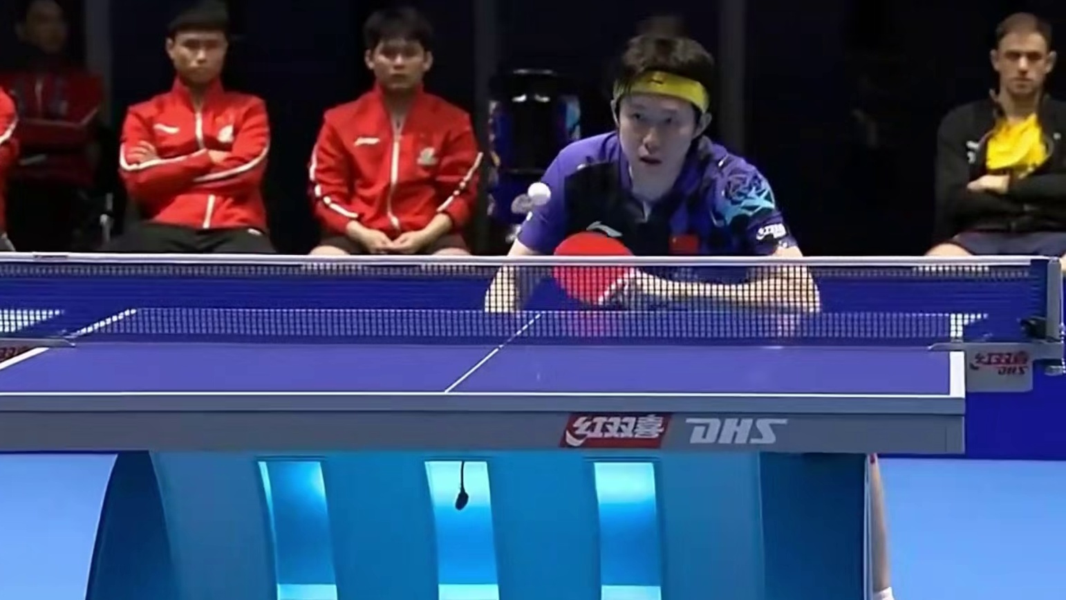 晋级世乒赛八强！王楚钦独得2分，国乒男团3-1逆转罗马尼亚