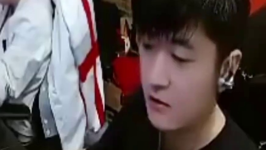 一个伟大的团队需要在输的时候换人 对吧 对吧