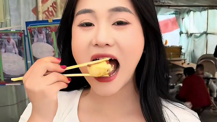 山东曹洼大集牛肉油煎包，五毛一个，喷香喷香我爱吃。
