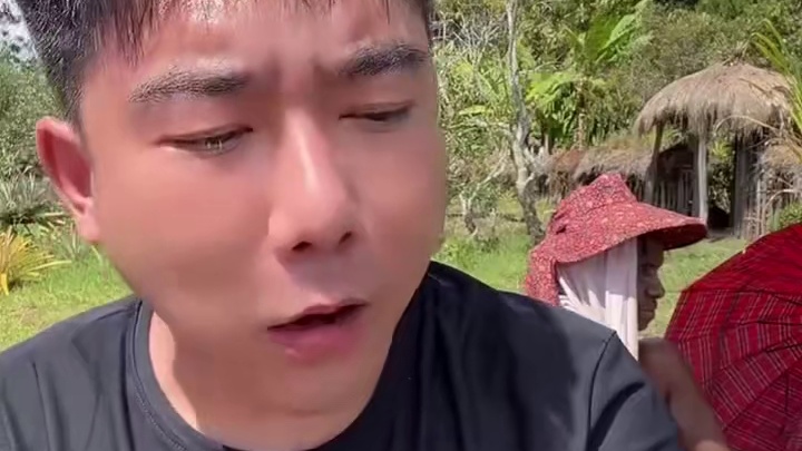李忆推广家乡美食，正宗哈尔滨红肠。