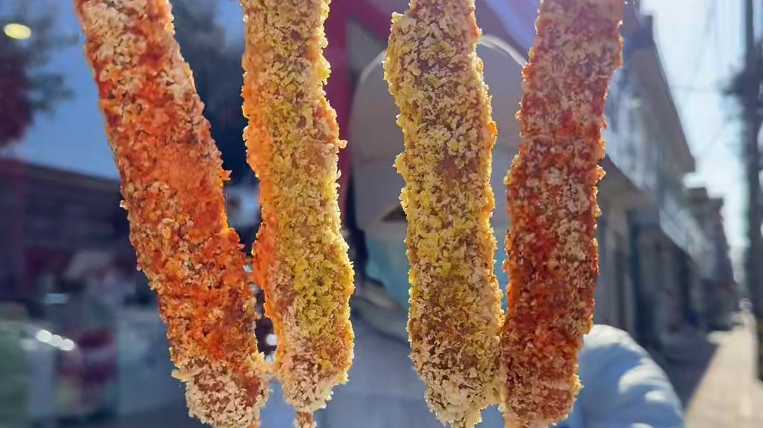 街边的棒棒鸡你不要太好吃了！焦香酥脆直接让我连吃了一周都停不下来