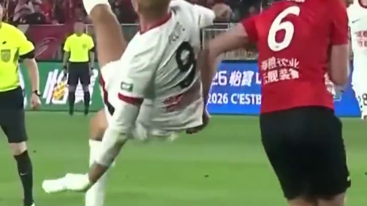 足球