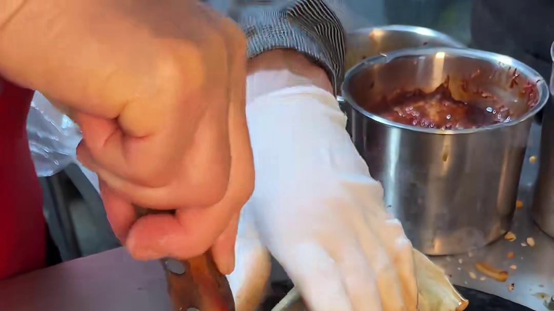 凌晨两点才出摊的南京街头肉末煎饼！都吃了三代人啦