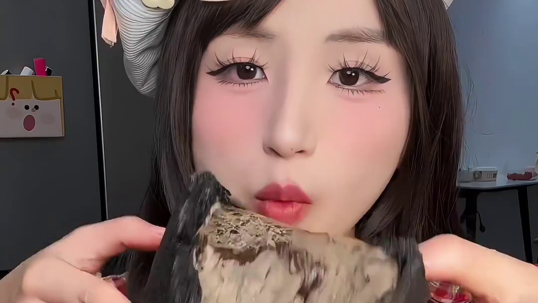沉浸式吃炸鸡和云吞