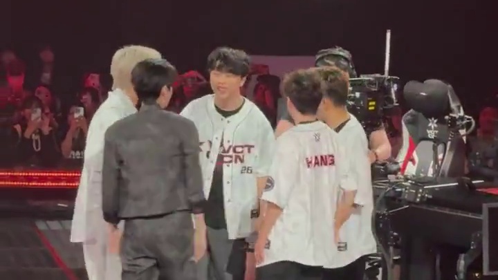 王俊凯亮相无畏契约表演赛
电竞文男主来了！

 ​​​